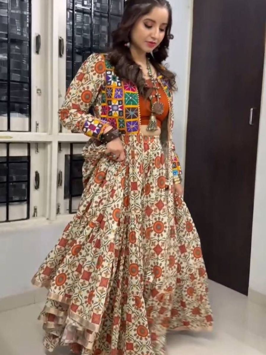 đź‘—Lehengađź‘— Fabric:- Pure Cotton Inner:- Micro Cotton Flair:- 6 Meter Size:- 44 Length:- 42 - Image 2