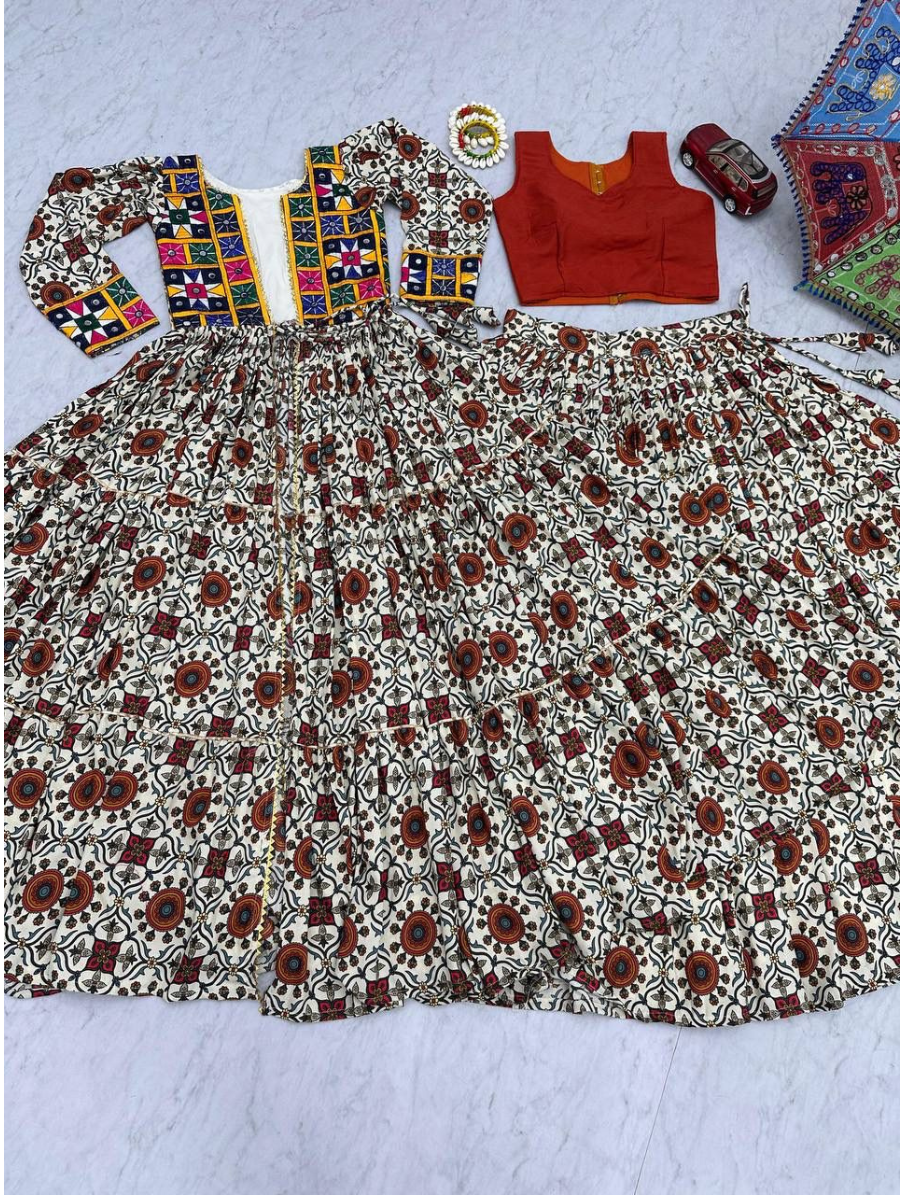 đź‘—Lehengađź‘— Fabric:- Pure Cotton Inner:- Micro Cotton Flair:- 6 Meter Size:- 44 Length:- 42 - Image 3