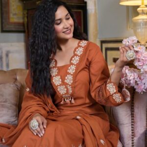 Position Print Choli design with Staple Jequard self design, It is designed for womens Indian Ethnic & Party wear into  stunning ensemble